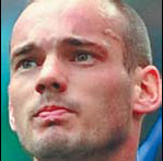 Sneijder keeps door open