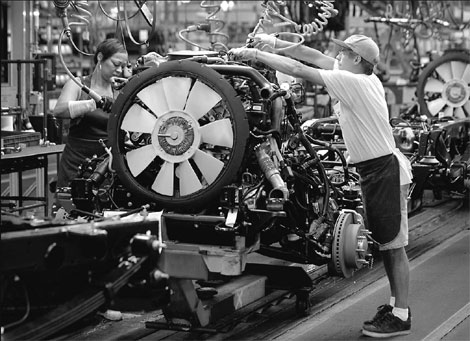 GM becomes world's largest automaker
