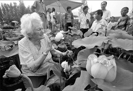 Love for China blooms in heart of American