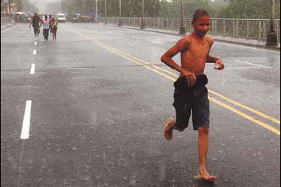 Hurricane Irene batters small islands of Bahamas