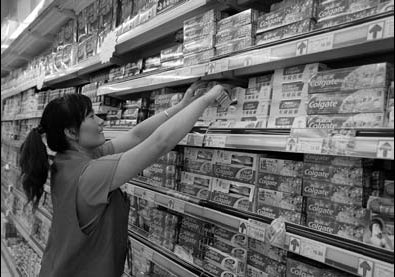 US tests spark toothpaste toxin fears