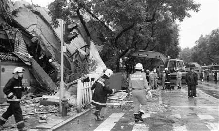 Safety checks halt city's construction work
