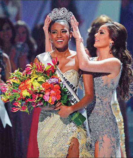 Angola's Leila Lopes wins Miss Universe