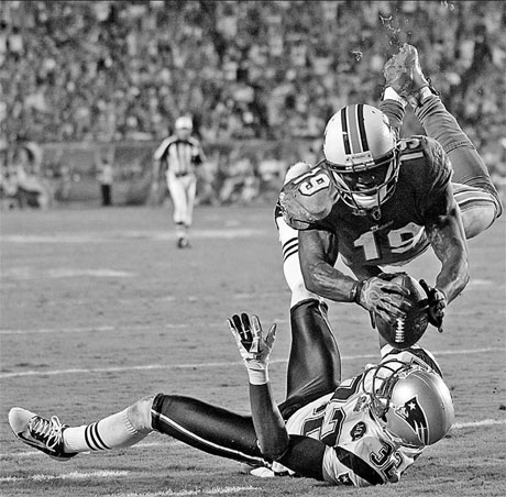 Brady burns Dolphins for record 517 yards