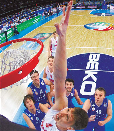 France, Russia advance to meet in semis
