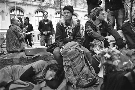 Protesters blocked in bid to 'occupy' Wall Street