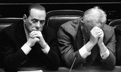 S&P cuts Italy's credit rating