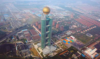 Skyscraper hotel takes Huaxi village to record new heights