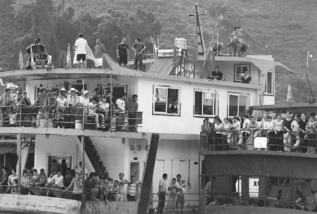 Stranded vessels back home