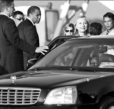 Clinton visit may help warm up Myanmar ties