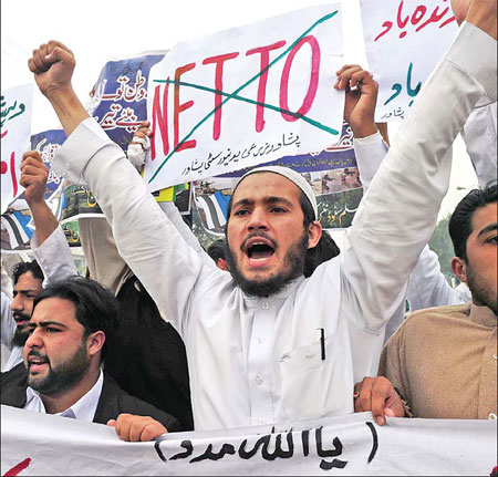 Al-Qaida claims it's holding US hostage