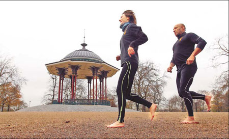 Scientists debate benefits of barefoot running