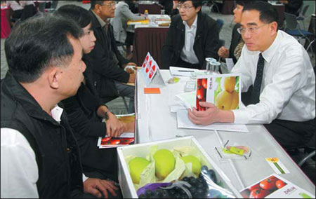 Mainland imports Taiwan pears