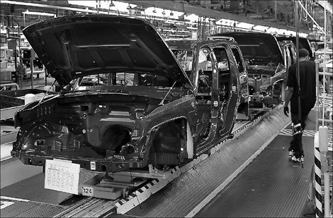 Car companies weigh response to new tariffs
