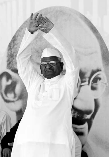 Hazare calls for tougher graft law