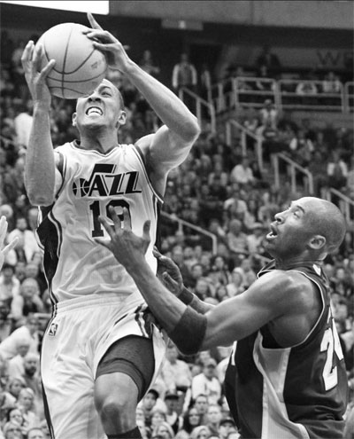 Jazz send Lakers to another road loss