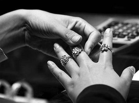 Chinese snap up luxury products