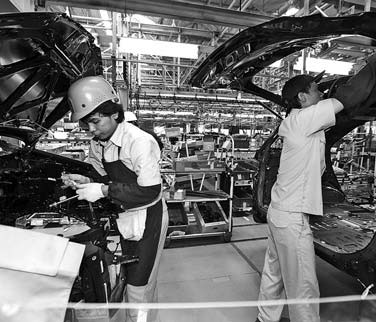 Indonesia's GDP, investments rise