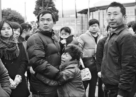 Drunken driver kills three in pileup