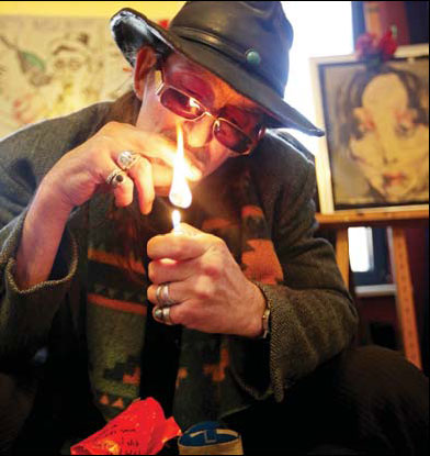 Elderly junkies find 'real freedom' at Dutch home