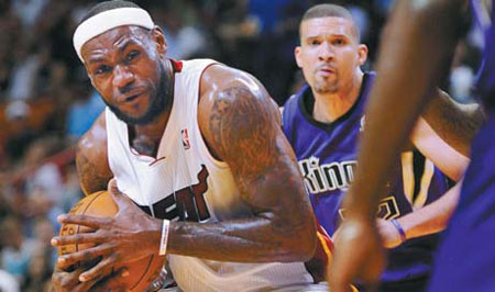 Super subs spark Heat to seventh straight victory