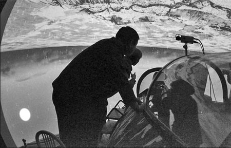 Flight simulators gives pilots real training