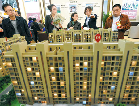 Housing prices decline by 0.7% in big cities in April
