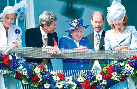 Thames flotilla marks the event