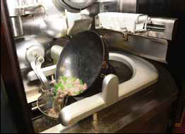 Robo-chef stirs company's hopes for eatery chain