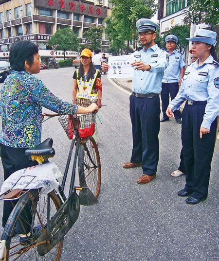 After month's stay, US visitor can add chengguan to resume