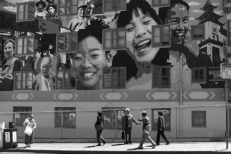 Asians top immigrant group to US