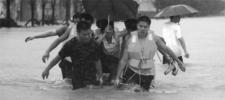 Heavy downpours take toll in Hubei