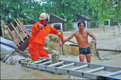 Heavy storms wreak havoc in China