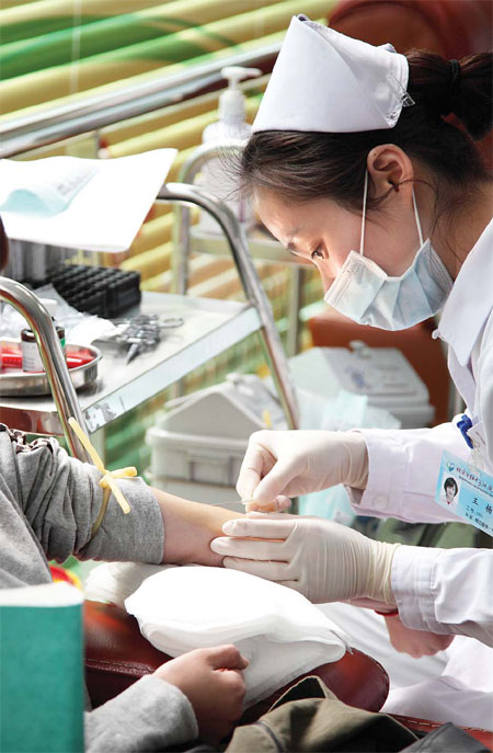 New rules for blood donors, but concerns linger