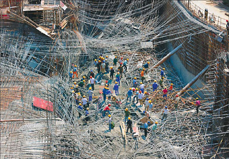 Collapse at construction site injures workers