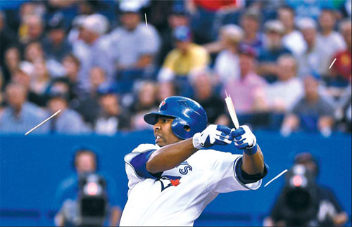 Blue Jays hand Hernandez his third loss in a row