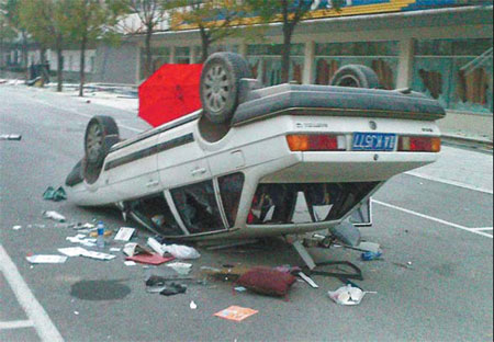 40 injured after Foxconn plant clashes