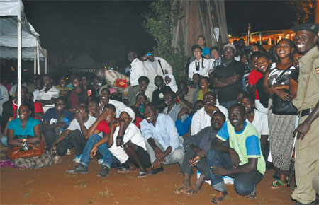 Acrobats promote Chinese culture in Uganda