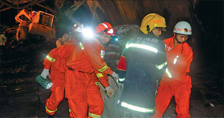 5 workers dead in Guangxi tunnel collapse