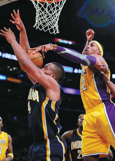 Hill's clutch shot downs Lakers