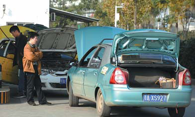 Wuhan taxi market investigated