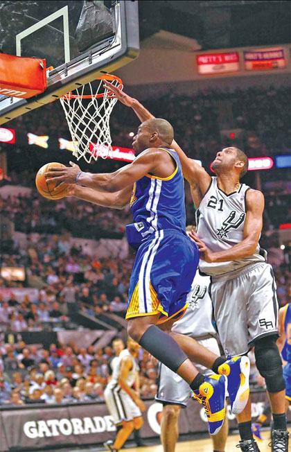 Spurs take series edge