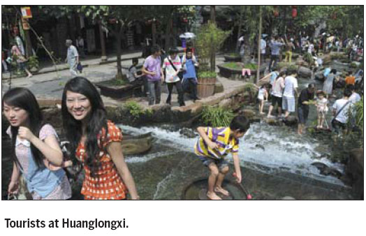 Huanglongxi offers journey to the past