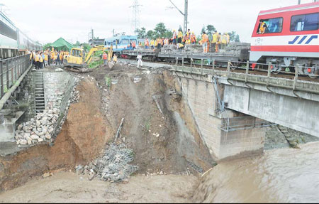 More torrential rain predicted for Sichuan, northern China