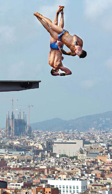 Divers set to sweep the pool