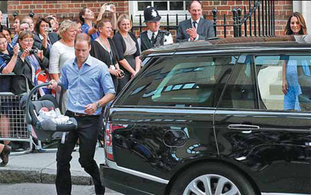 Newborn royal baby boy goes home with parents
