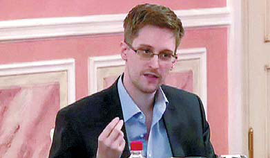 No secret papers for Russia, says Snowden
