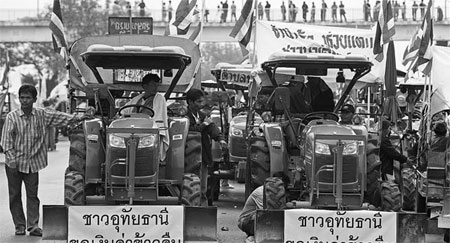 Thai farmers postpone protest