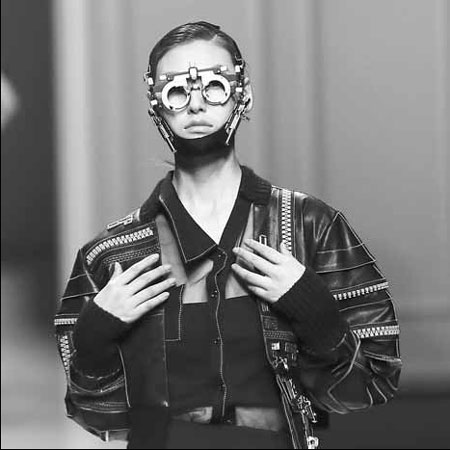 ![CDATA[Washington, allies seek to isolate Ru