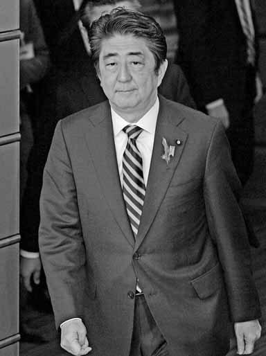 Polls show wide opposition to Abe's plans